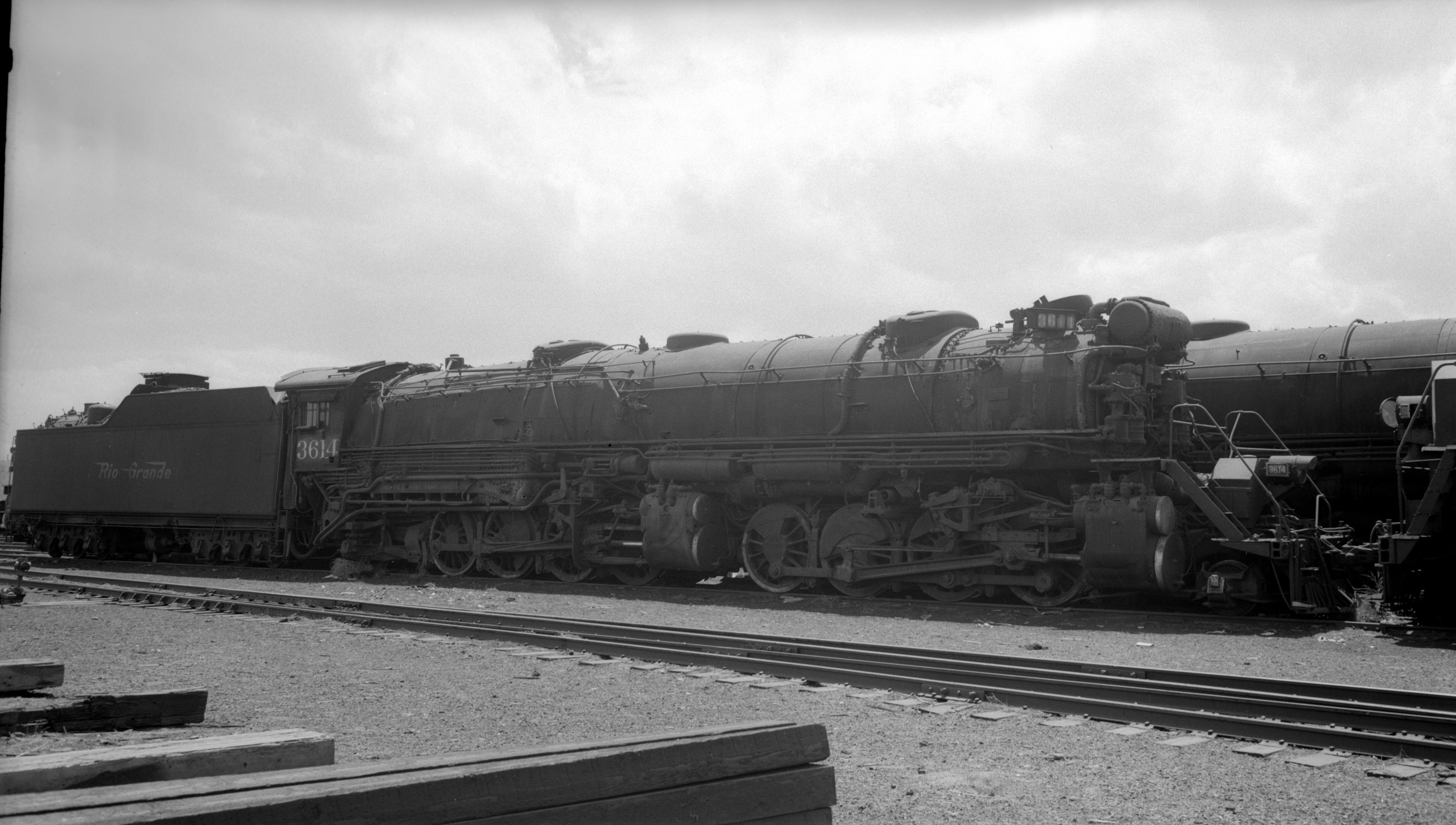 drgw-3614-pueblo_co-_2-may-1955_-000.jpg