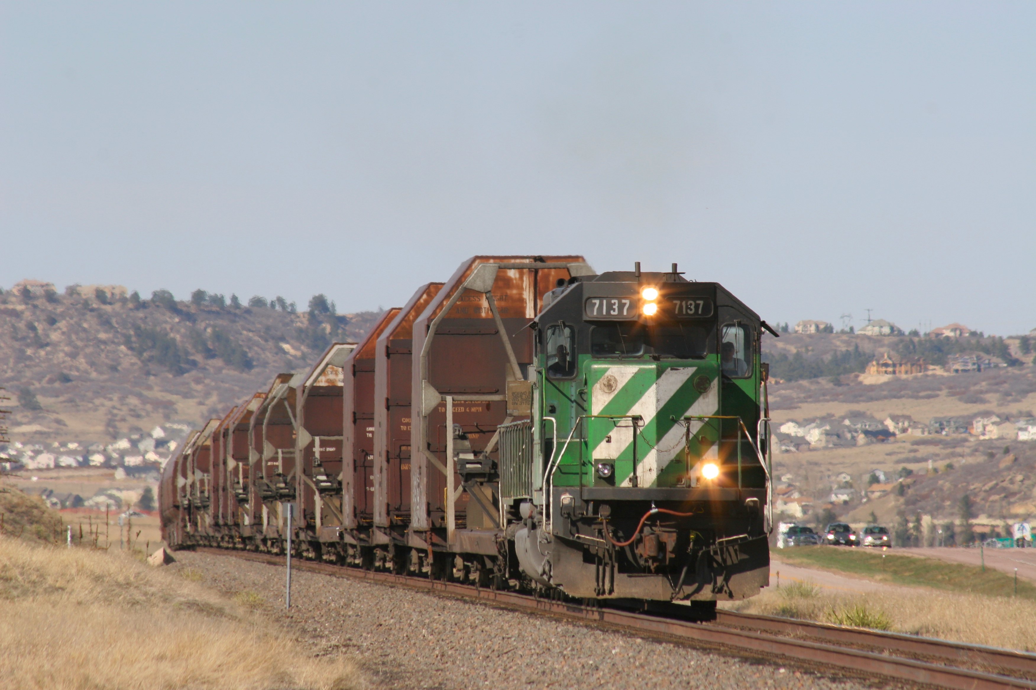 bnsf_7137_castlerock_co_9_apr_2006_000_3504x2336.jpg