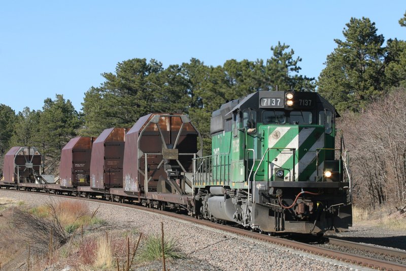 bnsf_7137_monument_co_9_apr_2006_000_2160x1440.jpg