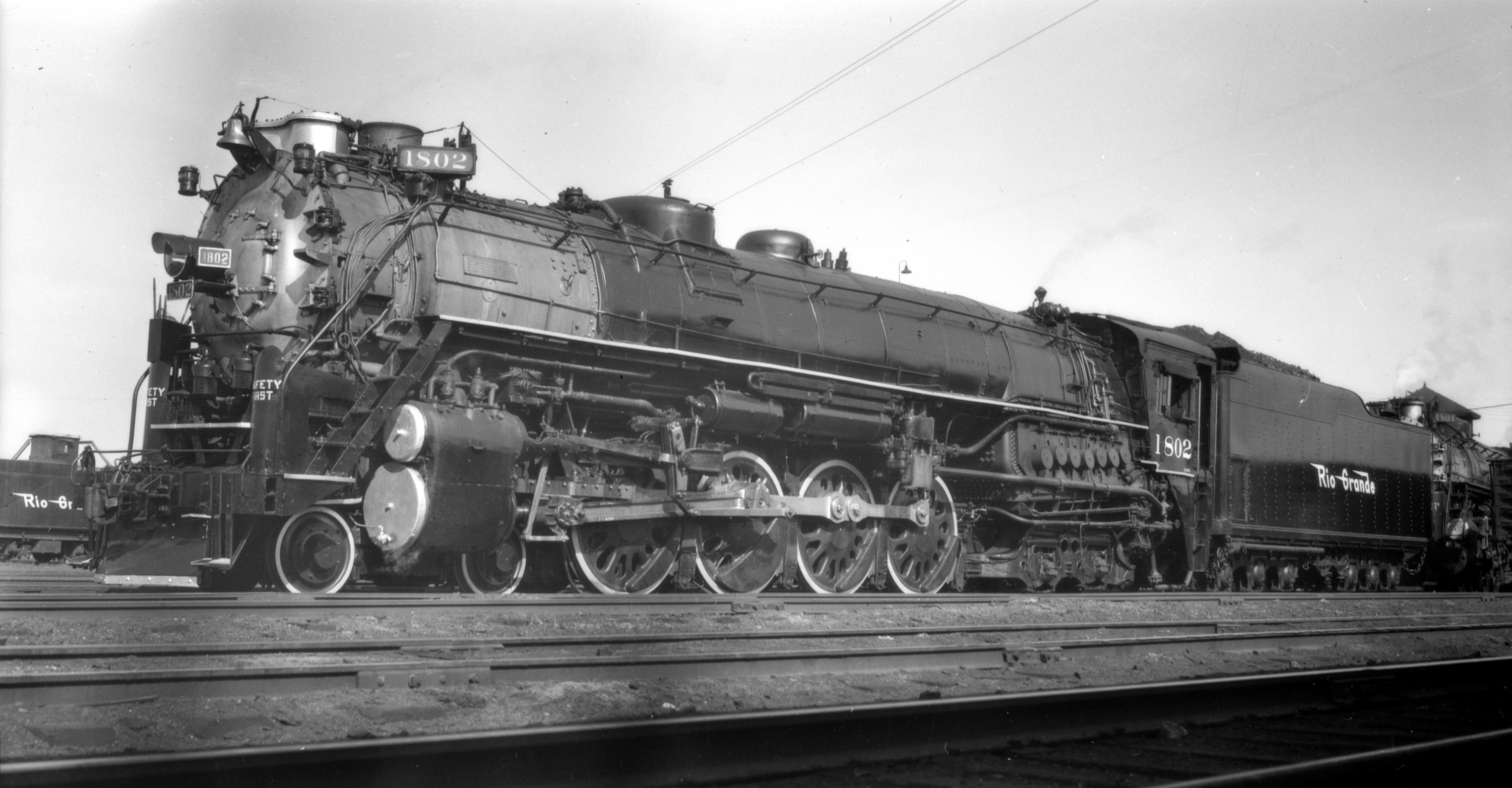 drgw_1802_denver_co_jul_1948_000.jpg