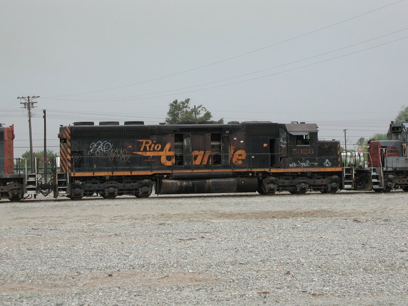 drgw_5326_indio_ca_27_aug_2000_000_2048x1536.jpg