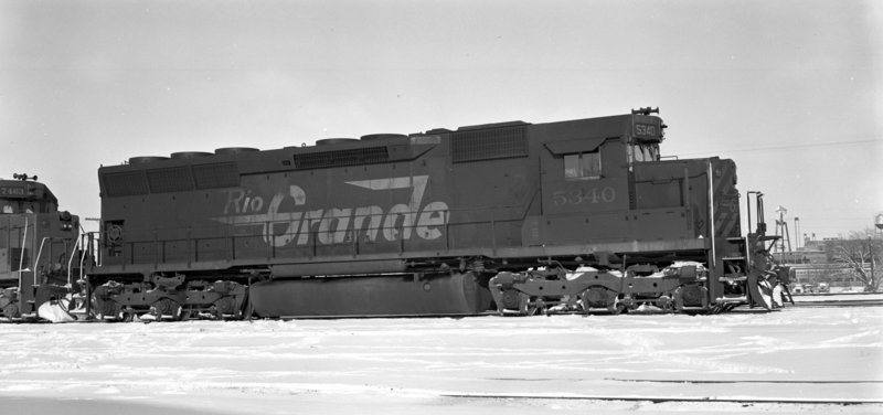 drgw_5340_pueblo_co_21_dec_1983_000.jpg