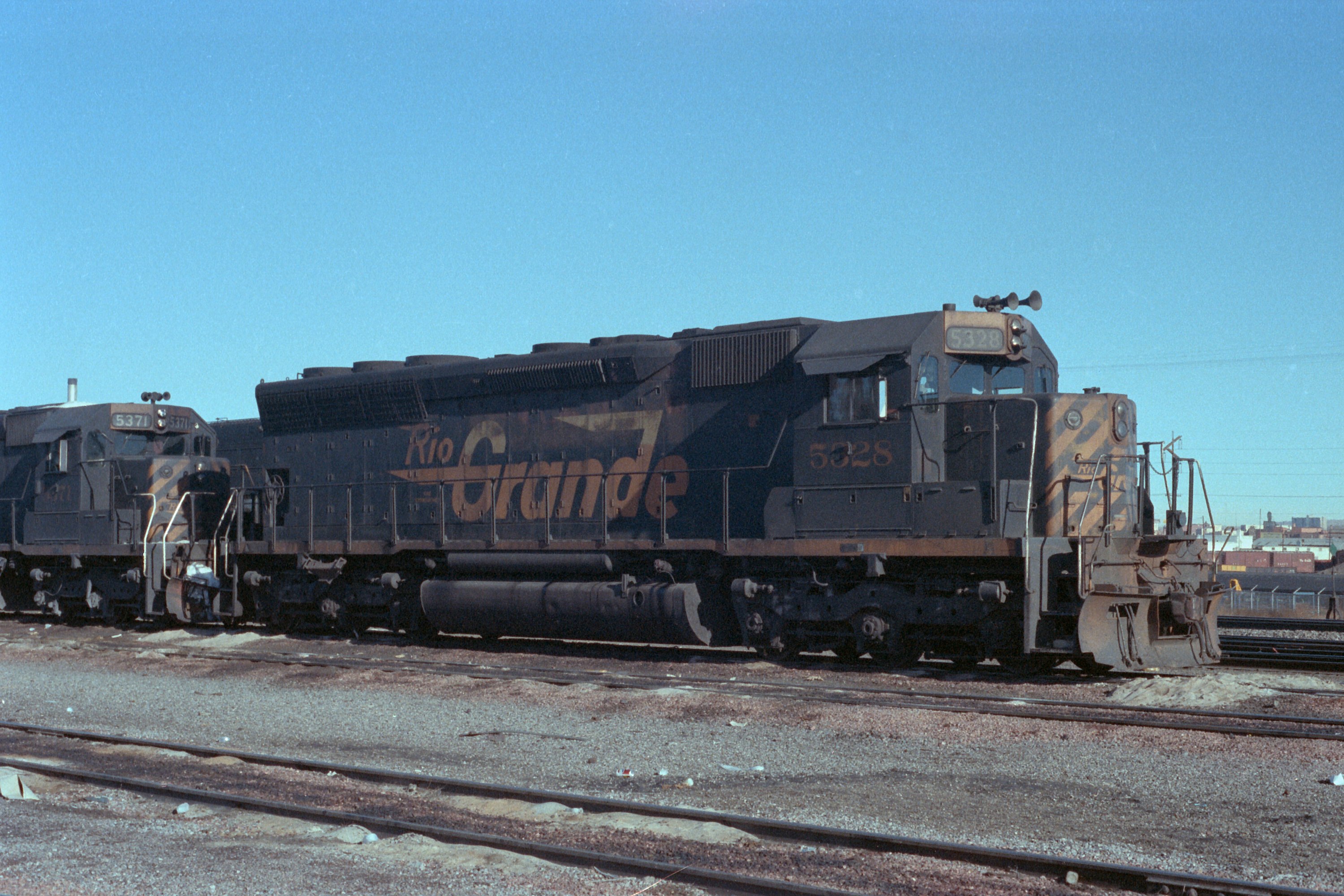 drgw_5328_pueblo_co_1984_000.jpg