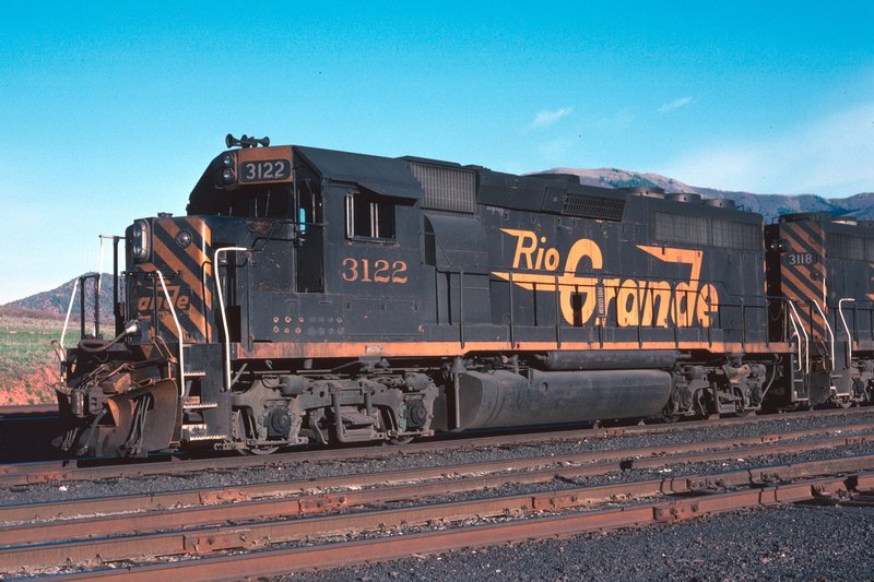 drgw_3122_glenwoodsprings_co_20_apr_1989_000.jpg