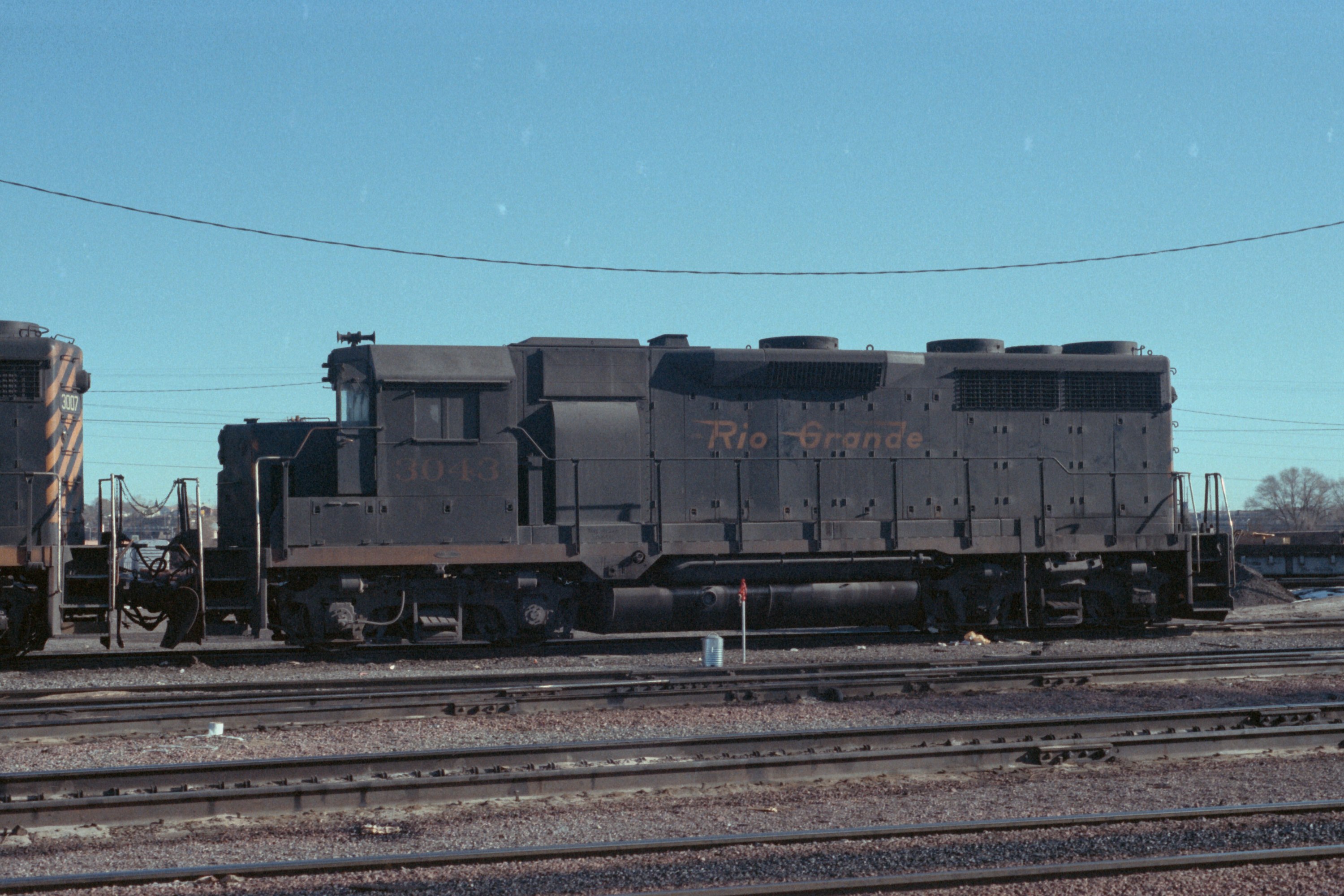 drgw_3043_pueblo_co_1984_000.jpg