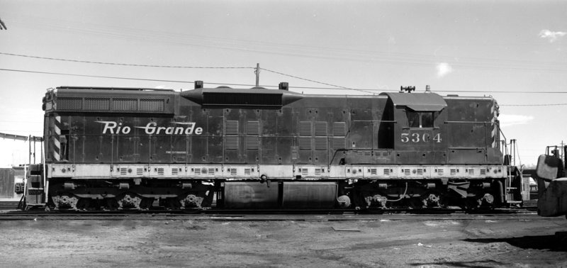 drgw_5304_pueblo_co_29_mar_1979_000.jpg