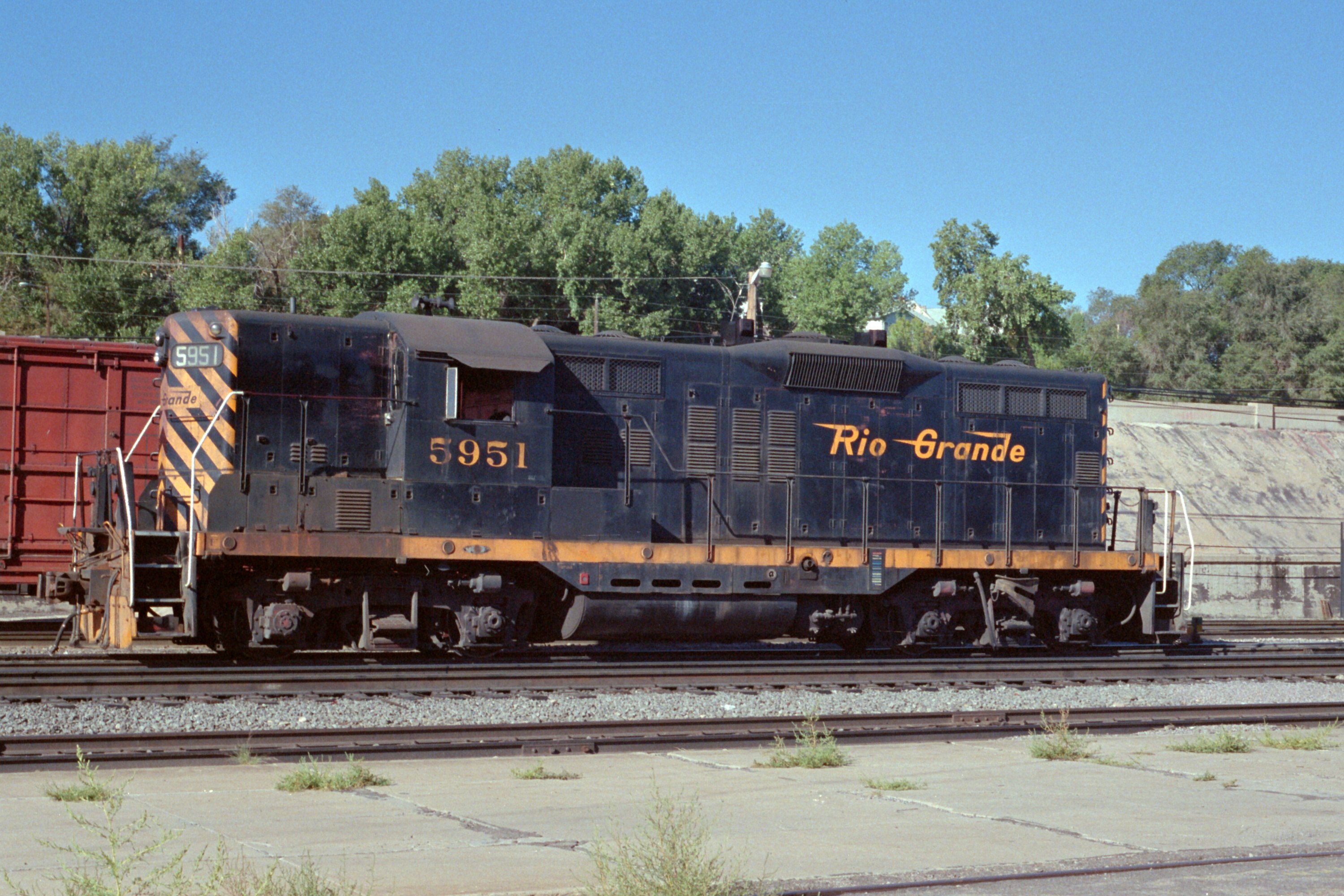 drgw_5951_pueblo_co_unknown_000_3000x2000.jpg
