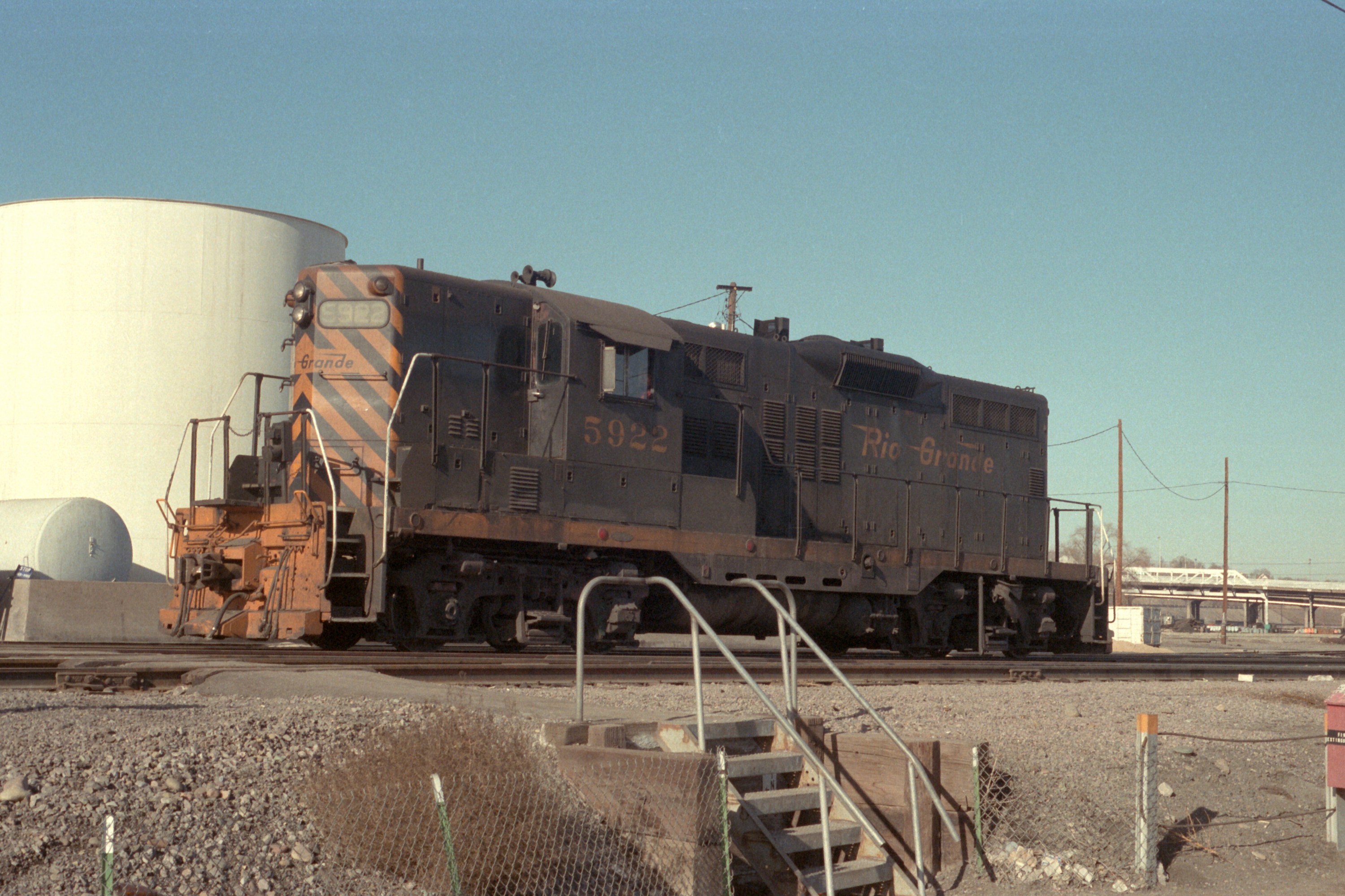 drgw_5922_pueblo_co_unknown_000_3000x2000.jpg