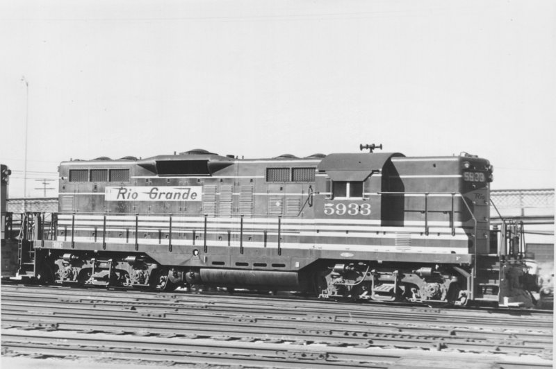 drgw_5933_denver_co_12_nov_1956_000.jpg
