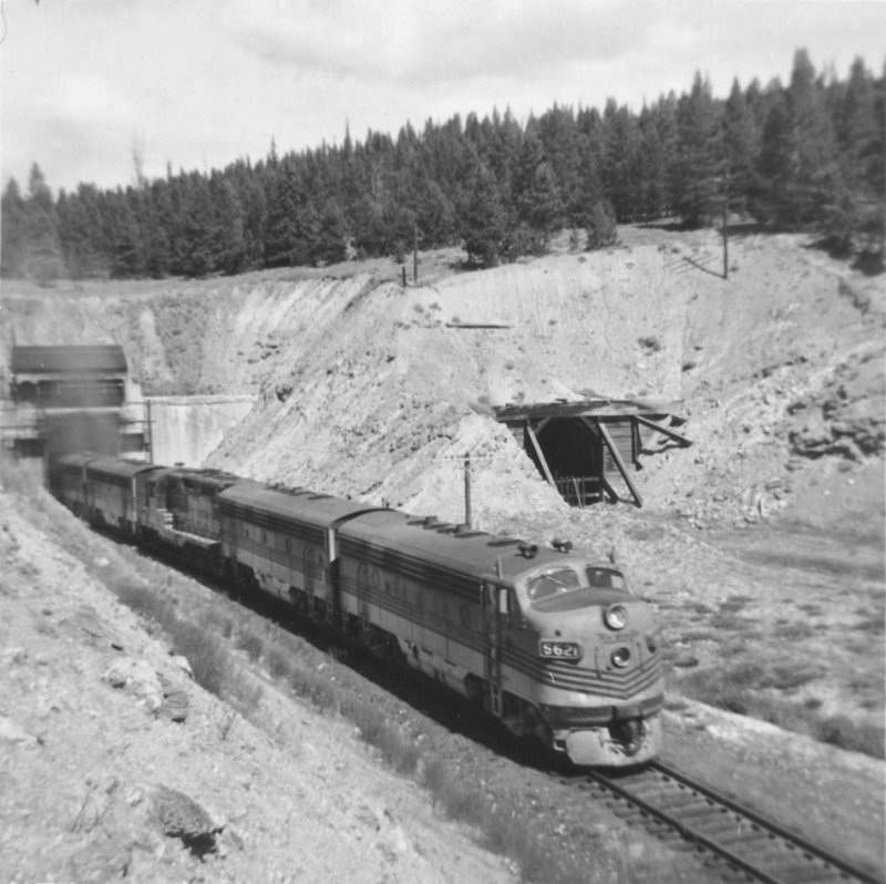 drgw_5621_tennesseepass_co_13_sep_1959_000.jpg