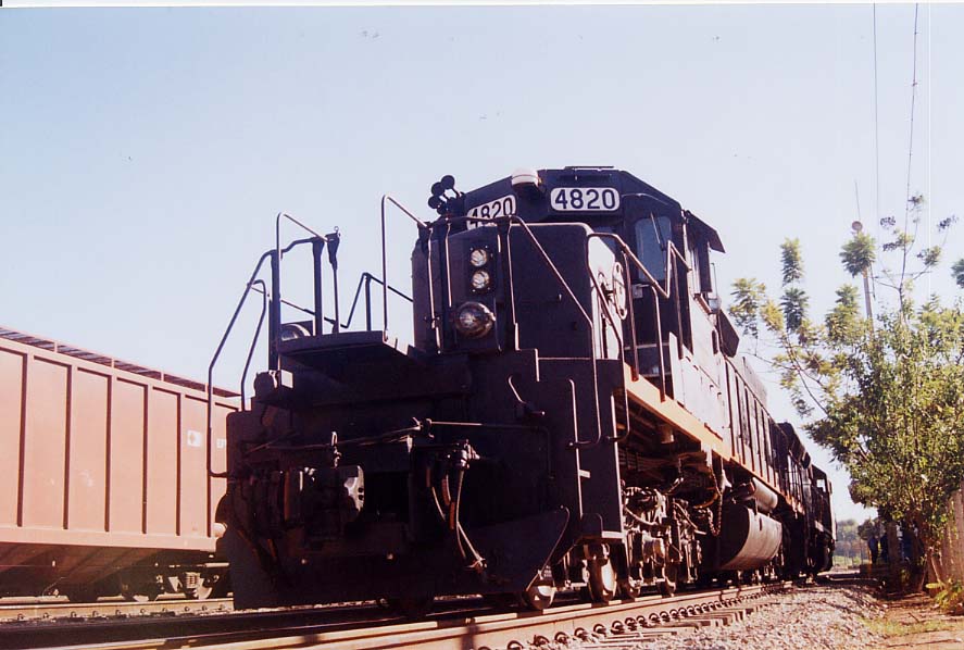 4820_manobra_frontal_cap_eduardo_08maio2005.jpg