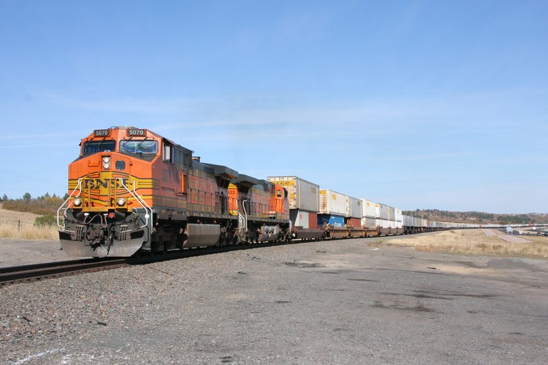 bnsf_5070_tomahroad_co_11_oct_2007_001.jpg