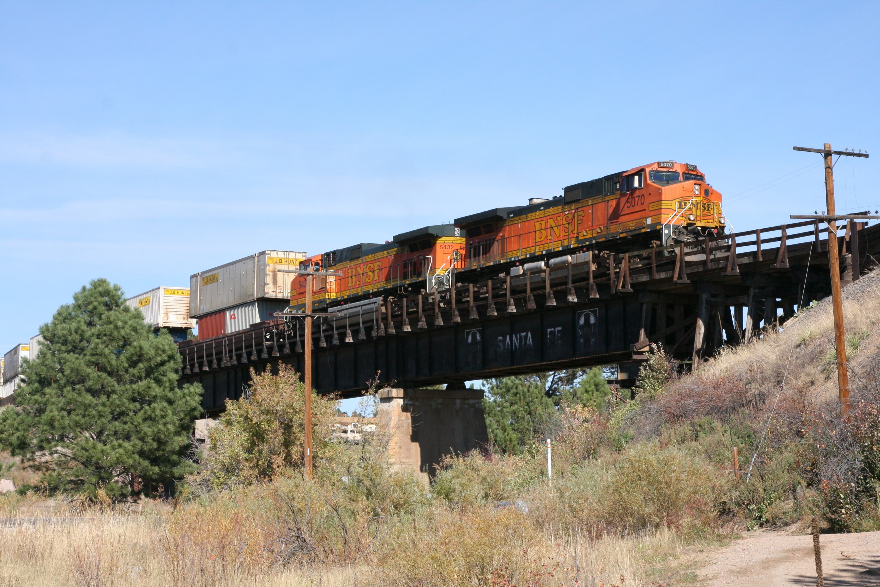 bnsf_5070_larkspur_co_11_oct_2007_000.jpg