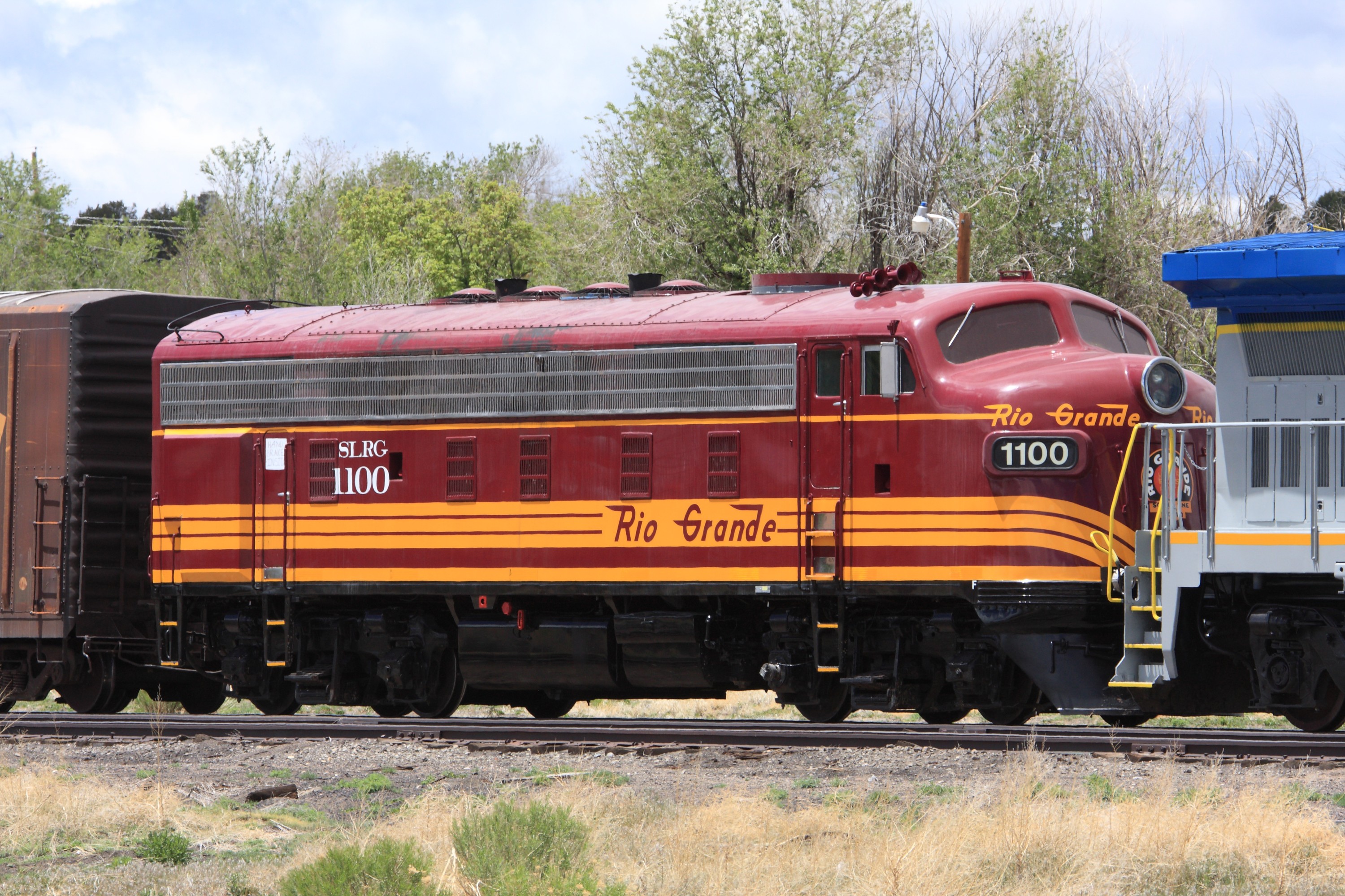 slrg_1100_walsenburg_co_20_may_2011_000.jpg