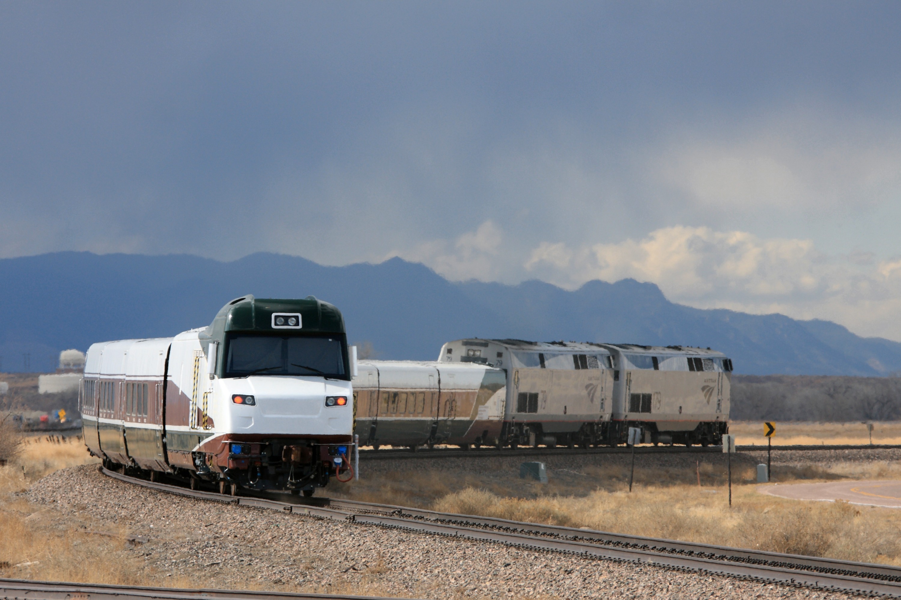 amtk_talgo_buttes_co_11_apr_2013_000.jpg