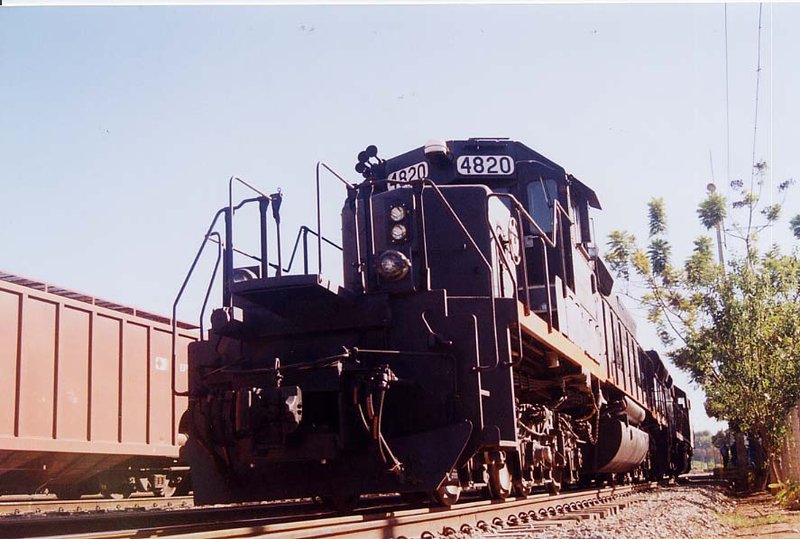 4820_manobra_frontal_cap_eduardo_08maio2005.jpg