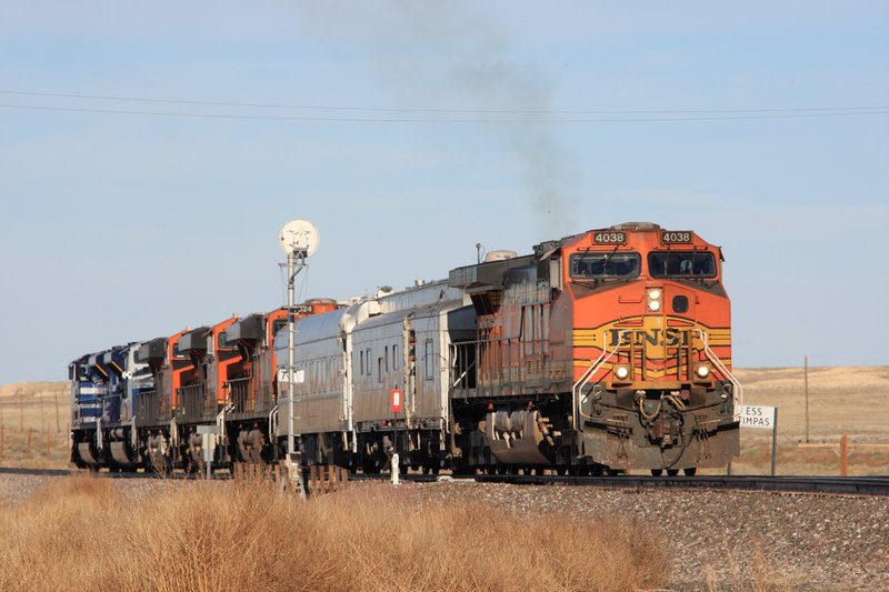 bnsf-4038-timpas_co-_22-oct-2013_-002.jpg