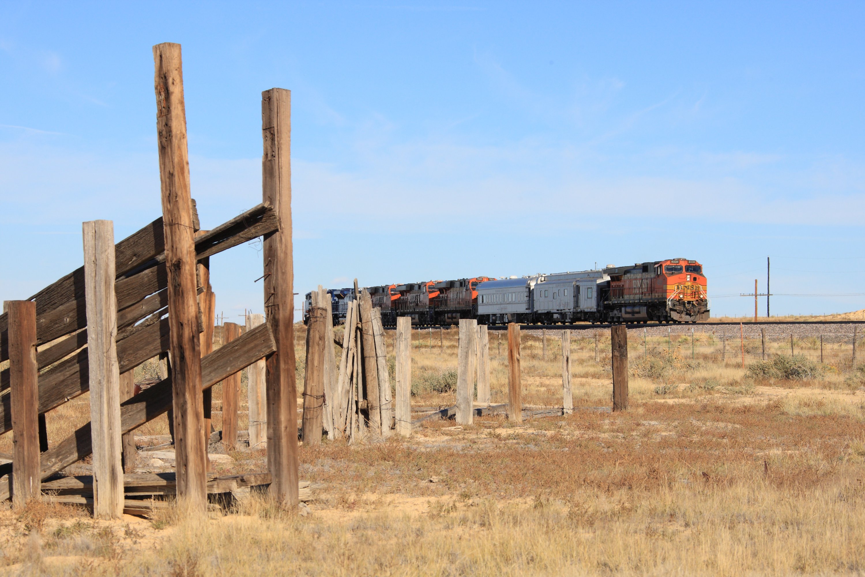 bnsf-4038-timpas_co-_22-oct-2013_-001.jpg