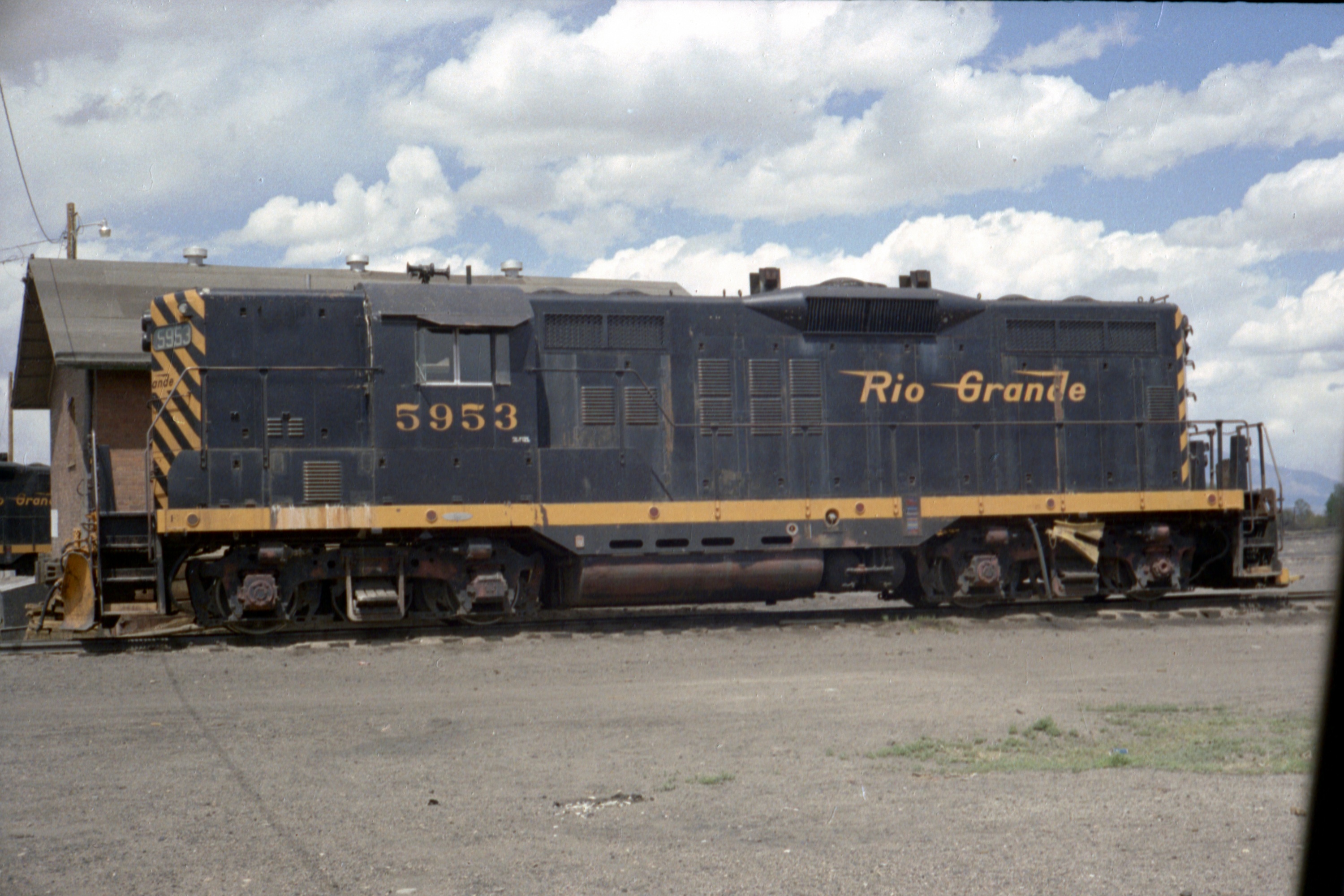 drgw-5953-alamosa_co-_unknown_-000.jpg
