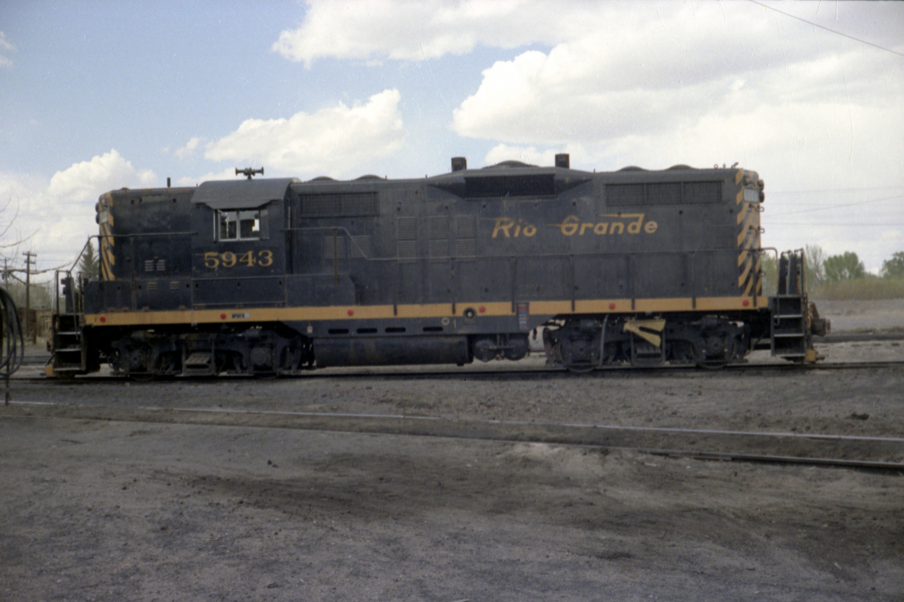 drgw-5943-alamosa_co-_1970s_-000.jpg