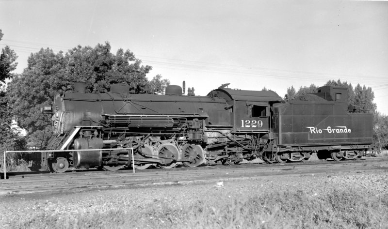 drgw-1229-montrose_co-_1-sep-1951_-000.jpg