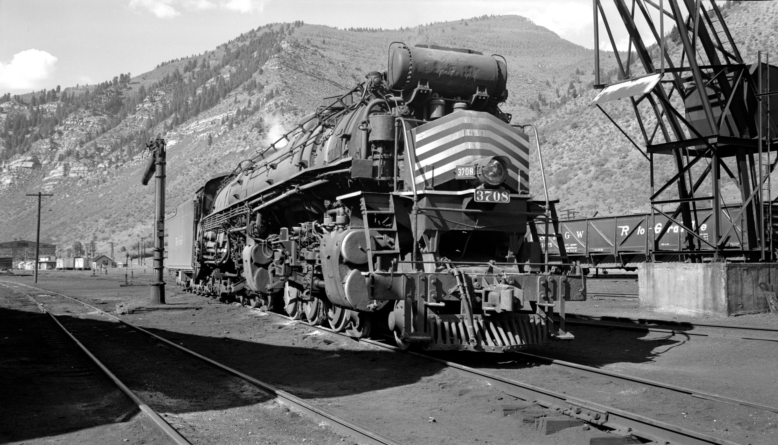 drgw-3708-minturn_co-_23-aug-1954_-000.jpg