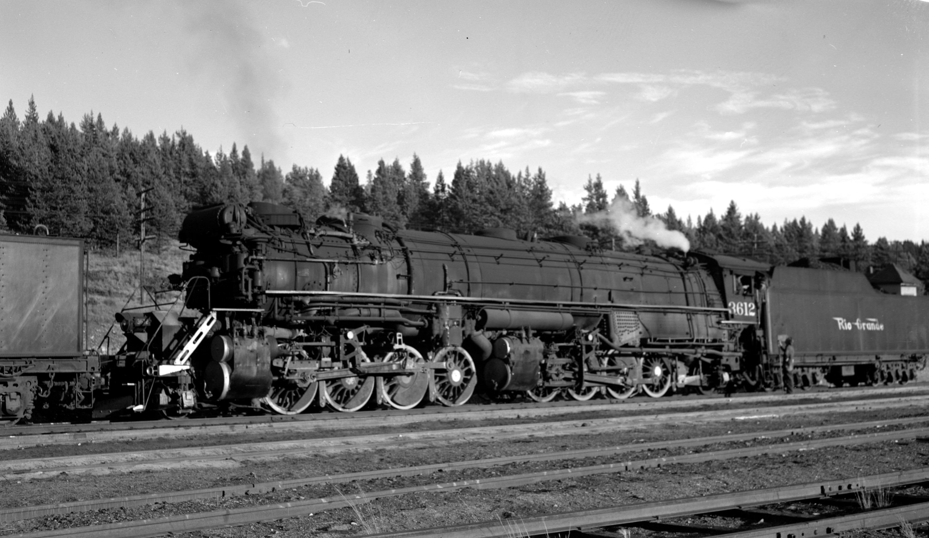 drgw-3612-tennesseepass_co-_aug-1950_-000.jpg