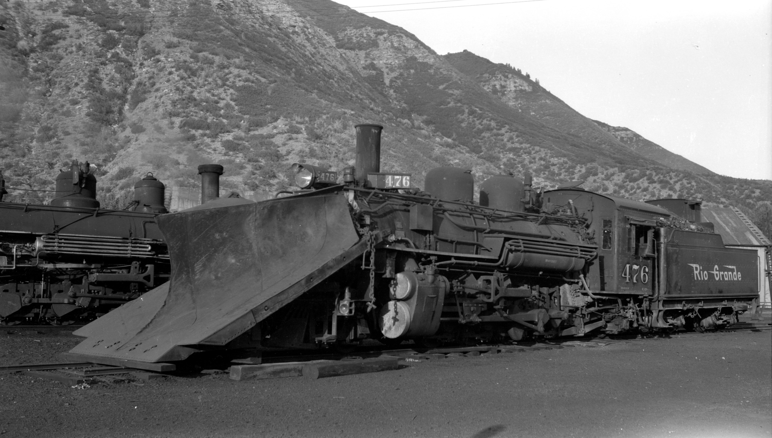 drgw-476-durango_co-_18-aug-1952_-000.jpg