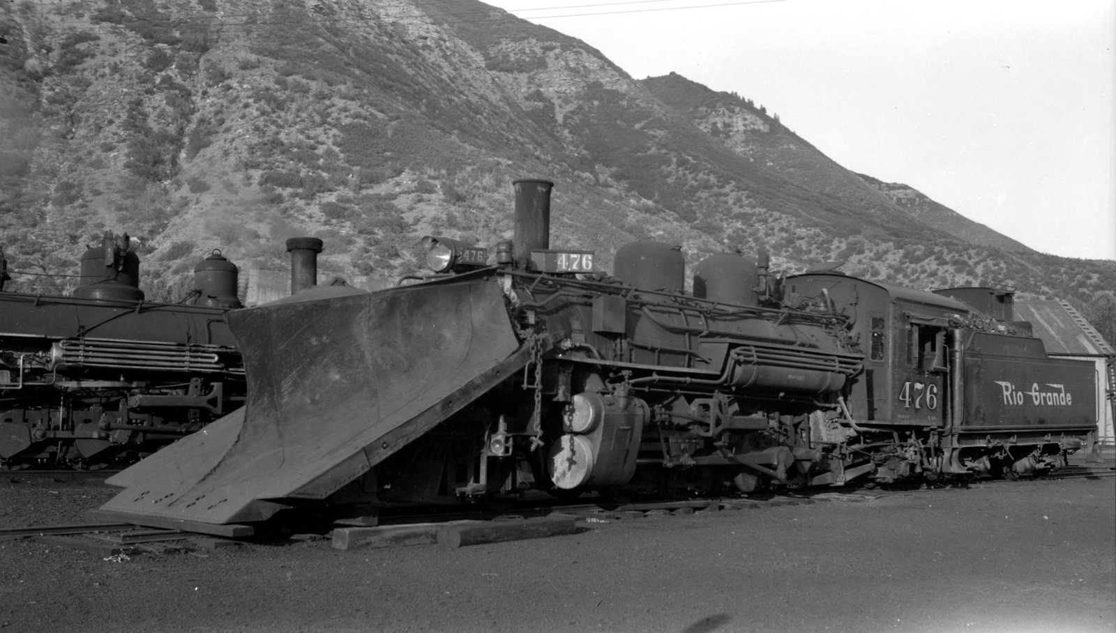 drgw-476-durango_co-_18-aug-1952_-000.jpg