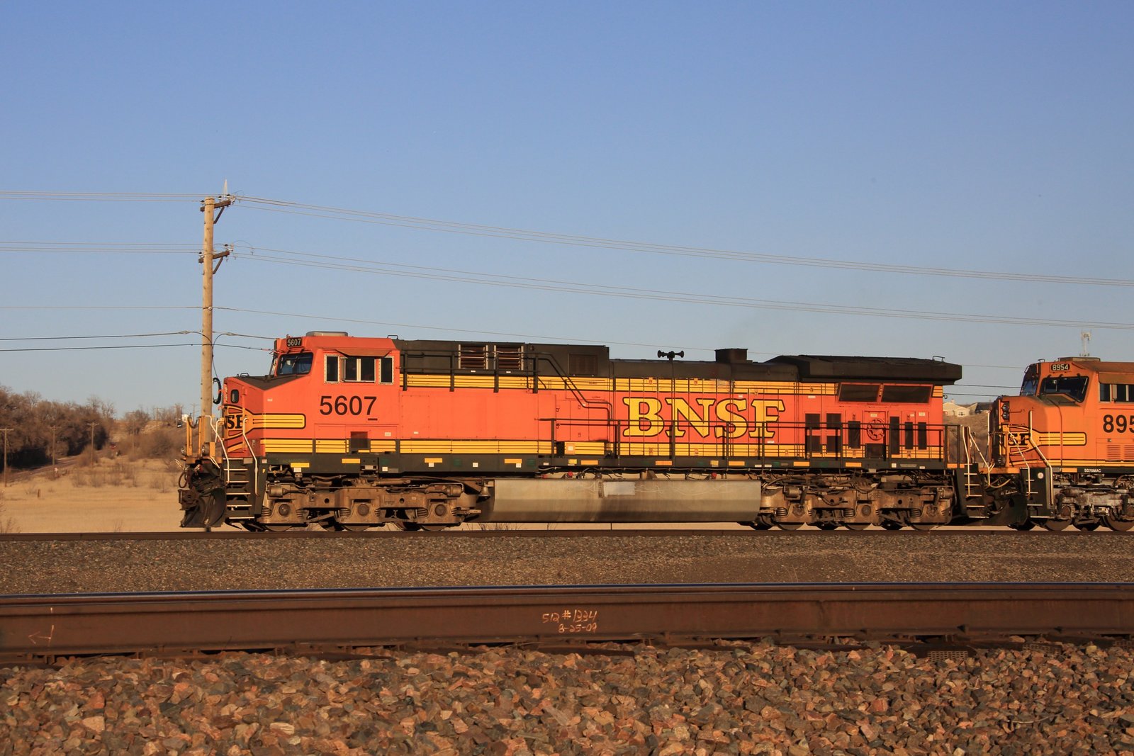 bnsf-5607-fountain_co-_28-mar-2015_-000.jpg