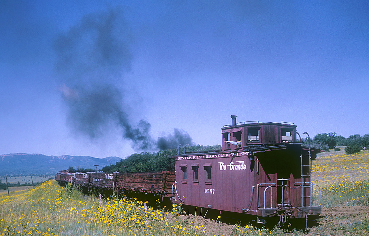 D&RGW Caboose 0587